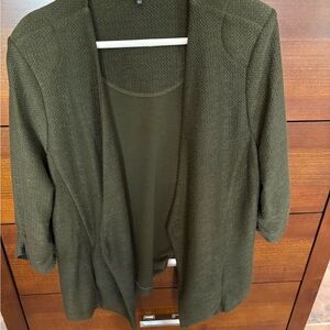 Green Cardigan Sweater with Three-Quarter Sleeves